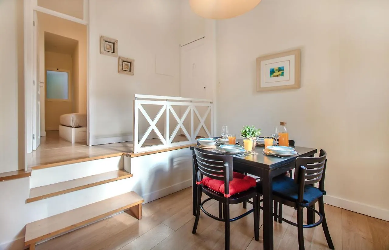 شقة Lisboa  في Lapa Cozy Flat With Mezzanine البرتغال