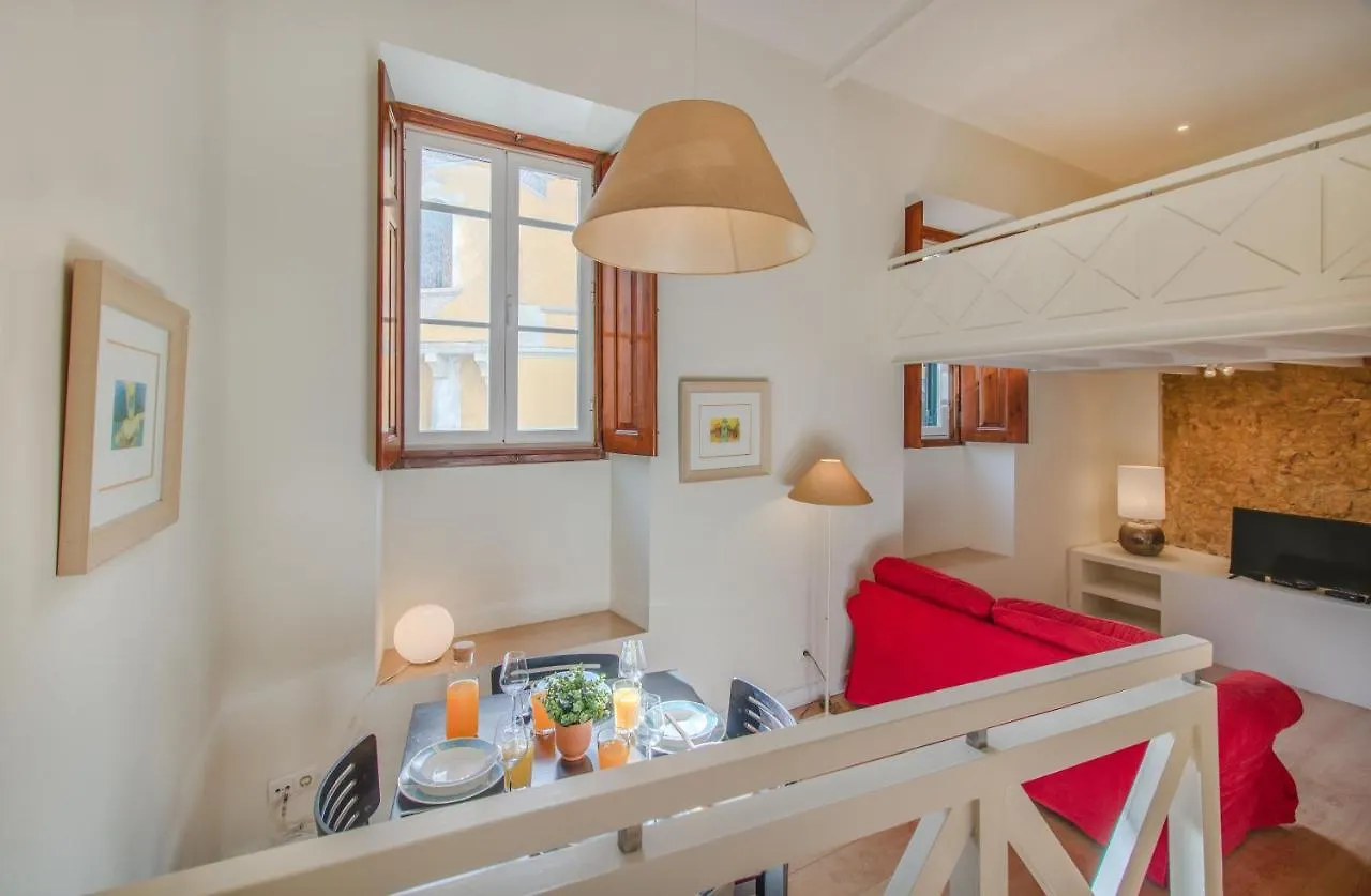 شقة Lisboa  في Lapa Cozy Flat With Mezzanine