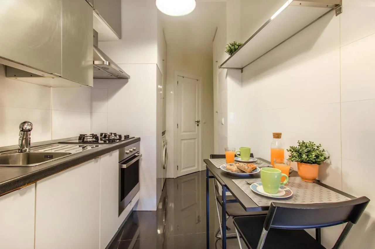 شقة Lisboa  في Lapa Cozy Flat With Mezzanine